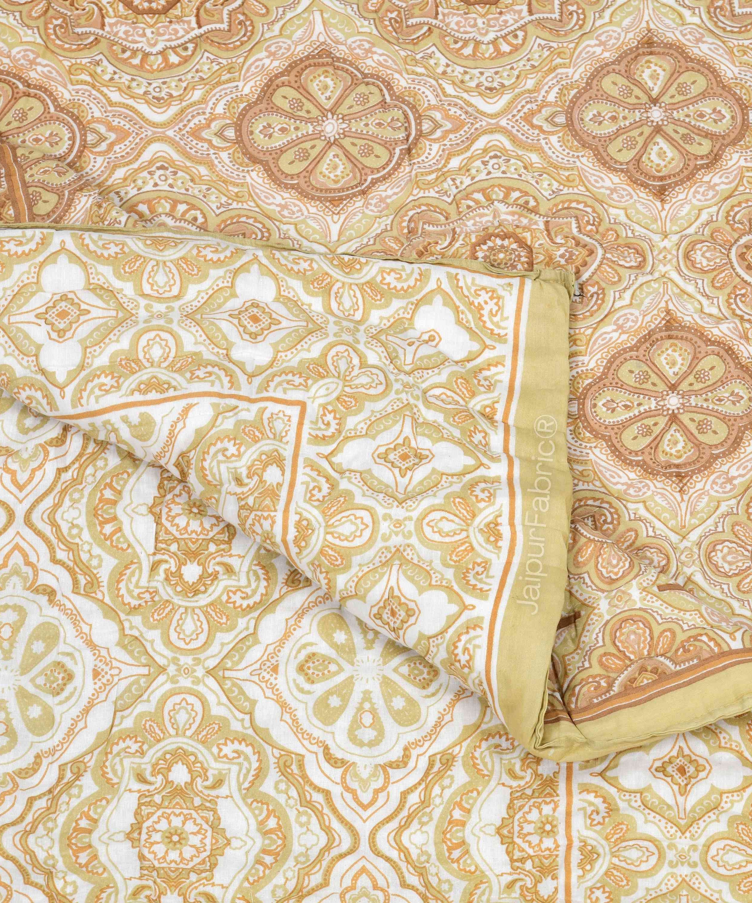 Reversible Quilt Rajai with Golden Corn Dual-Design Print for Stylish Bedrooms