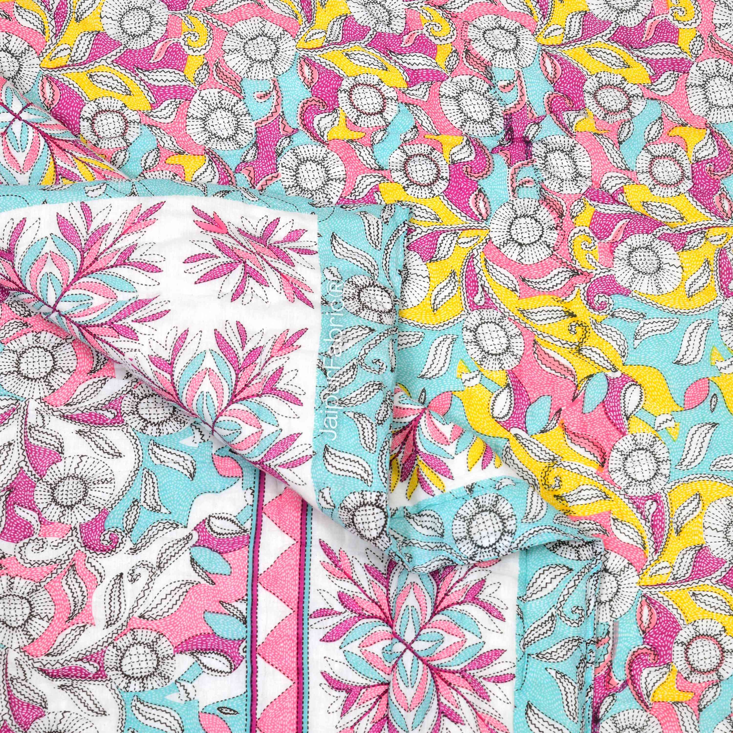 Tropical Dreamscape Colorful Lush Floral Patterns Reversible Quilt Double Bed Rajai