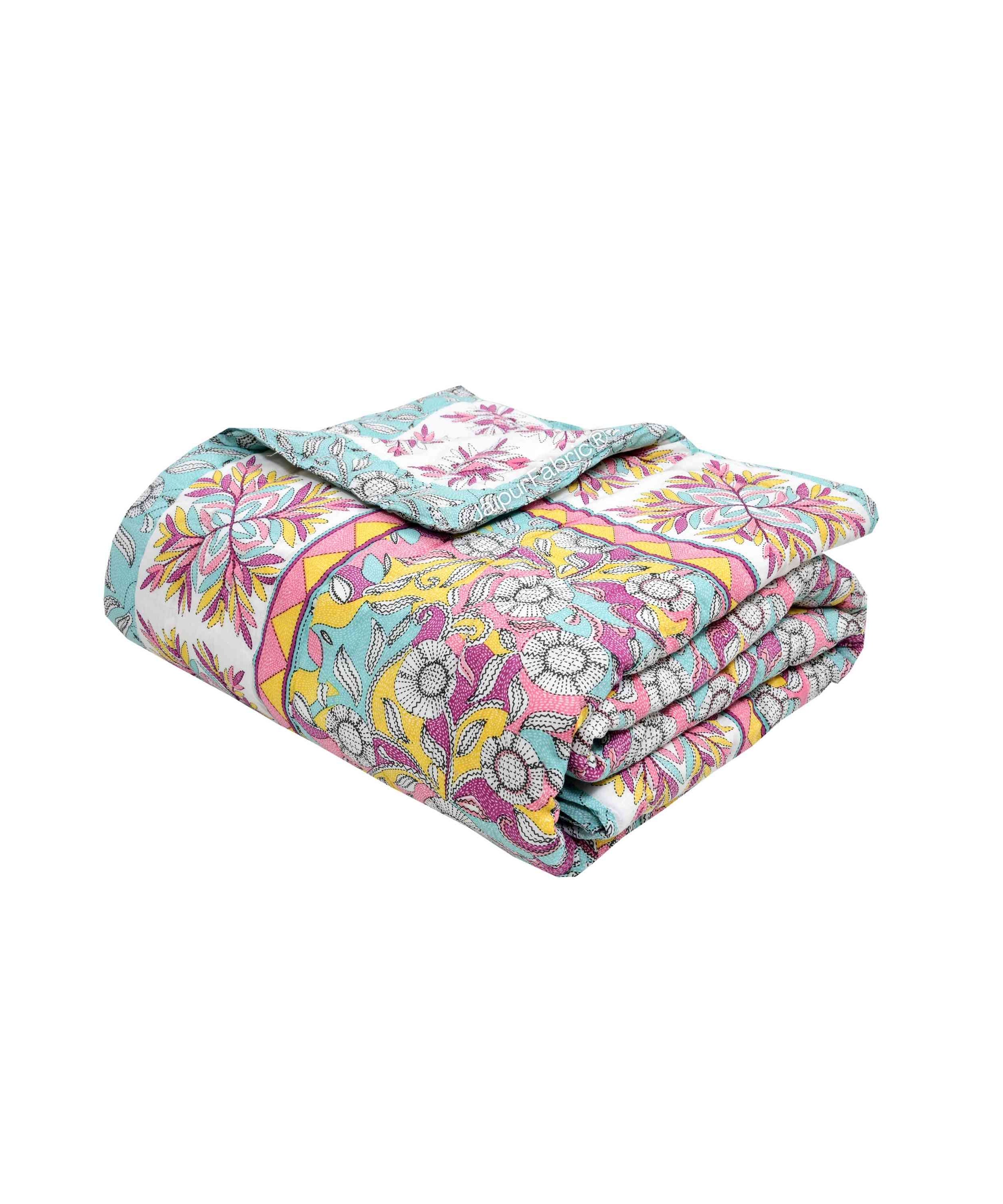 Tropical Dreamscape Colorful Lush Floral Patterns Reversible Quilt Double Bed Rajai