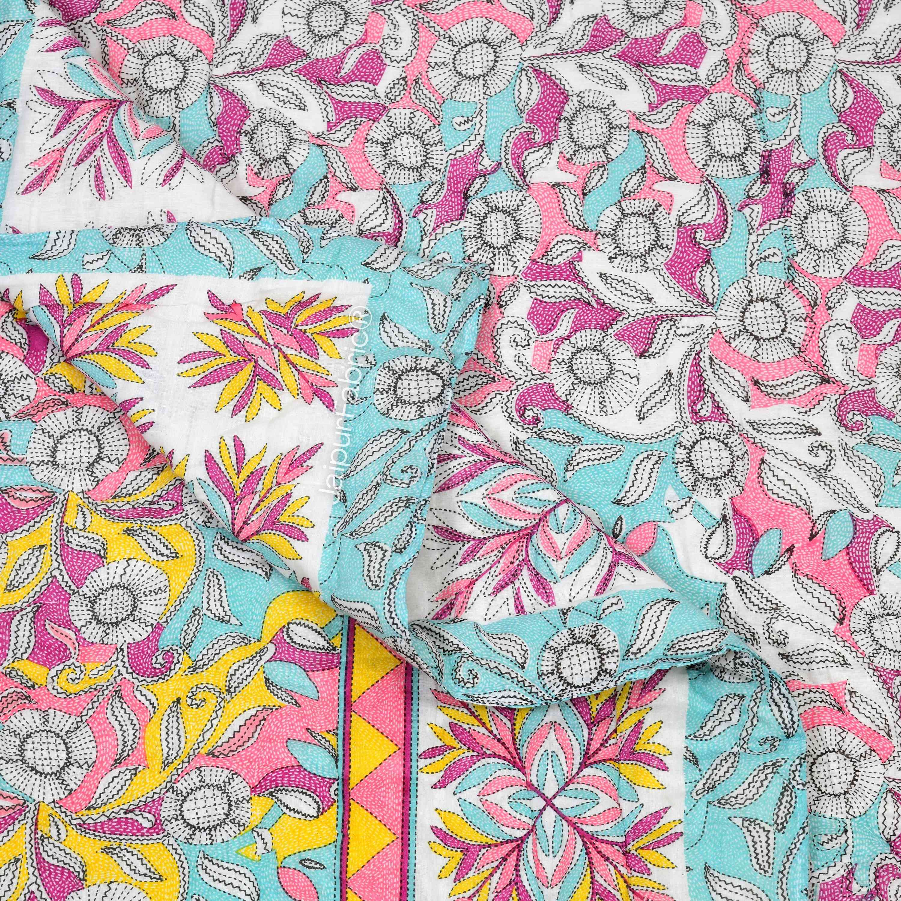 Tropical Dreamscape Colorful Lush Floral Patterns Reversible Quilt Double Bed Rajai