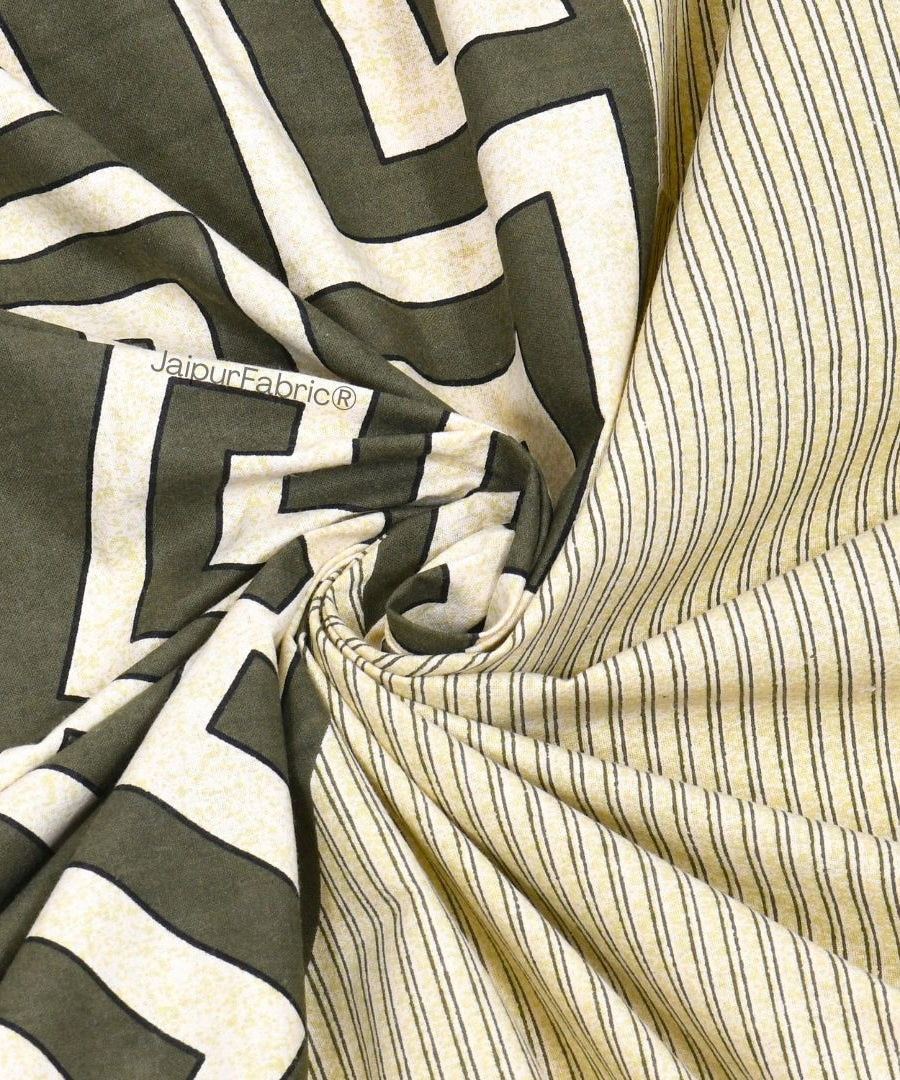 Green Gemoetric Maze Pure Cotton King Size Bedsheet