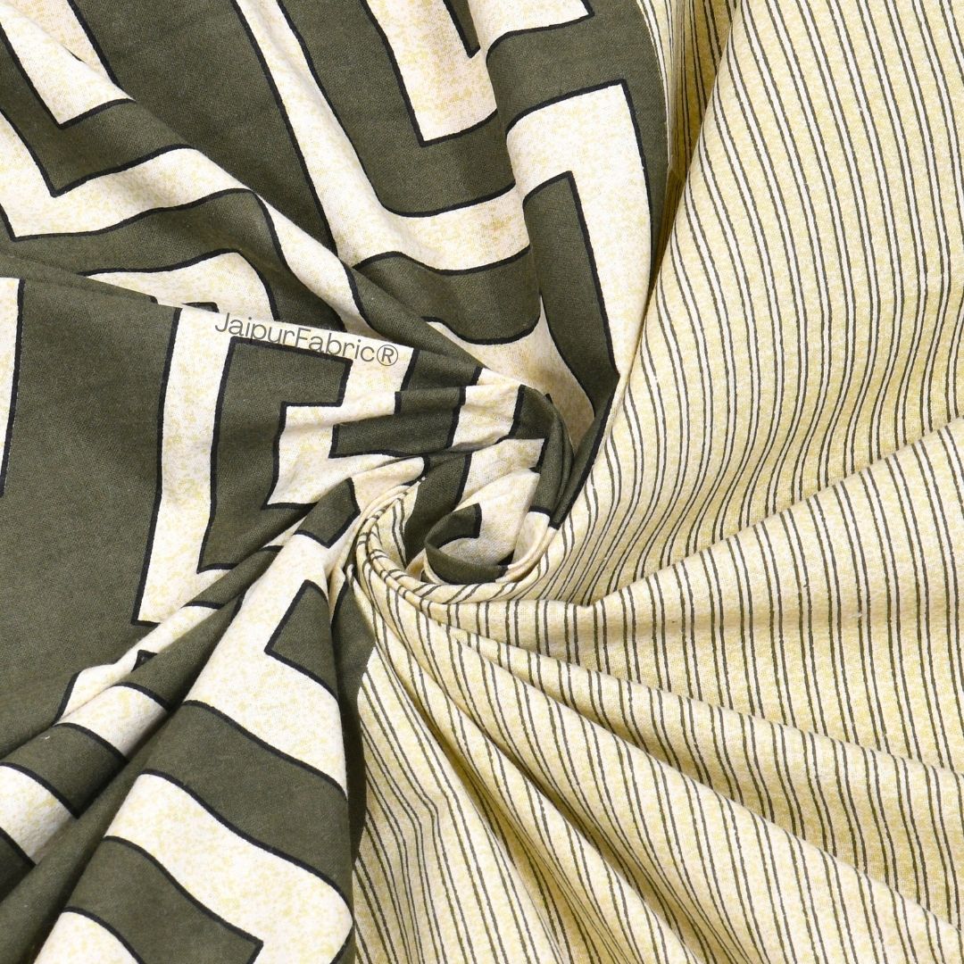Green Gemoetric Maze Pure Cotton King Size Bedsheet