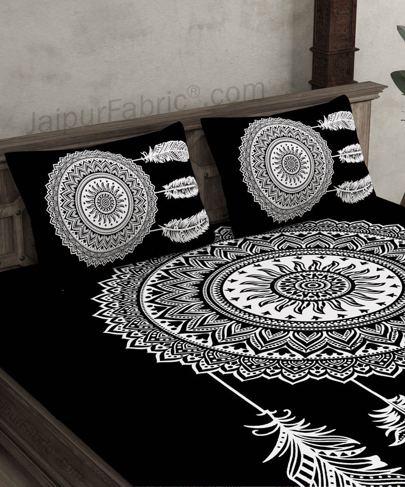 Big Feather Print Black & White Bedsheet