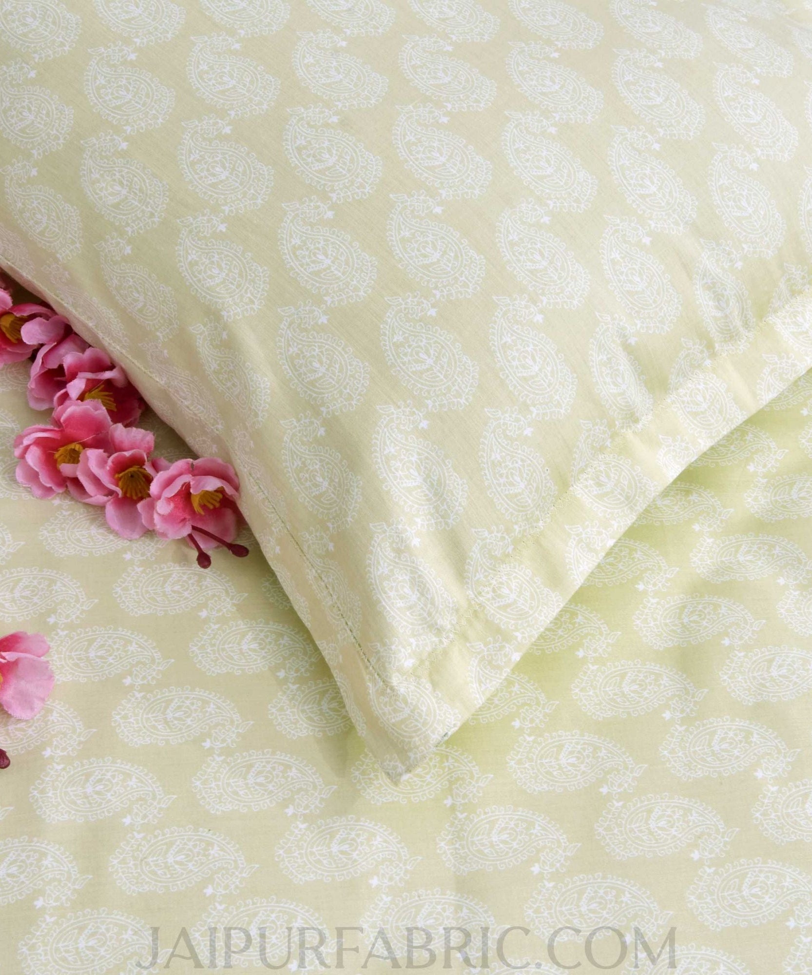 Placid Paisley Pastel King Size Bedsheet